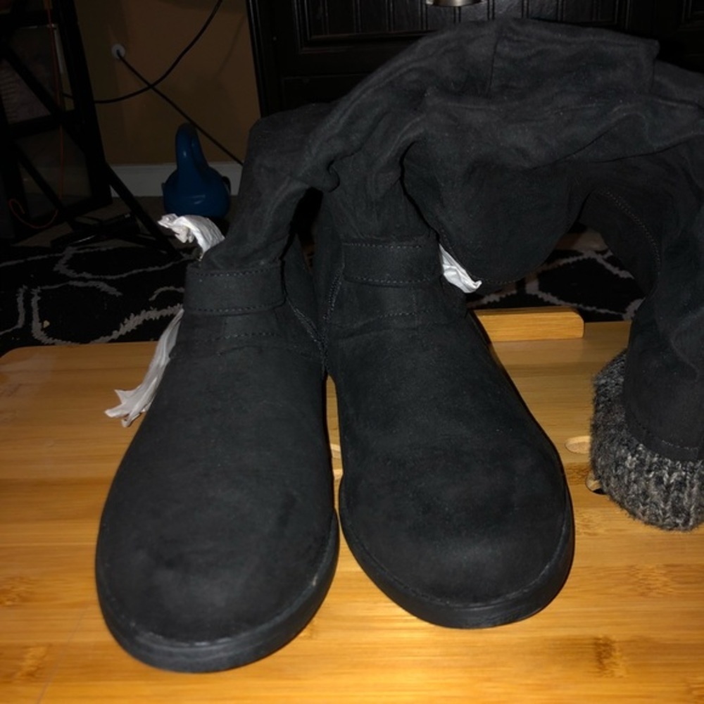 Size 11 Black Knee Length Boots